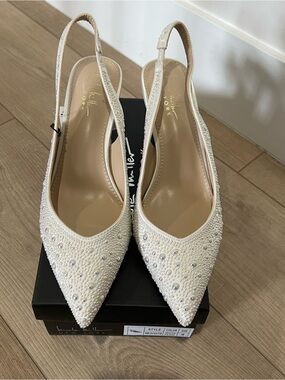 Nicole Miller Scottie Pointed Close Toe kitten heel